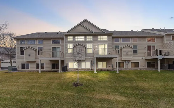 $350,000 | 11629 Prospect Curve, Woodbury, MN 55129