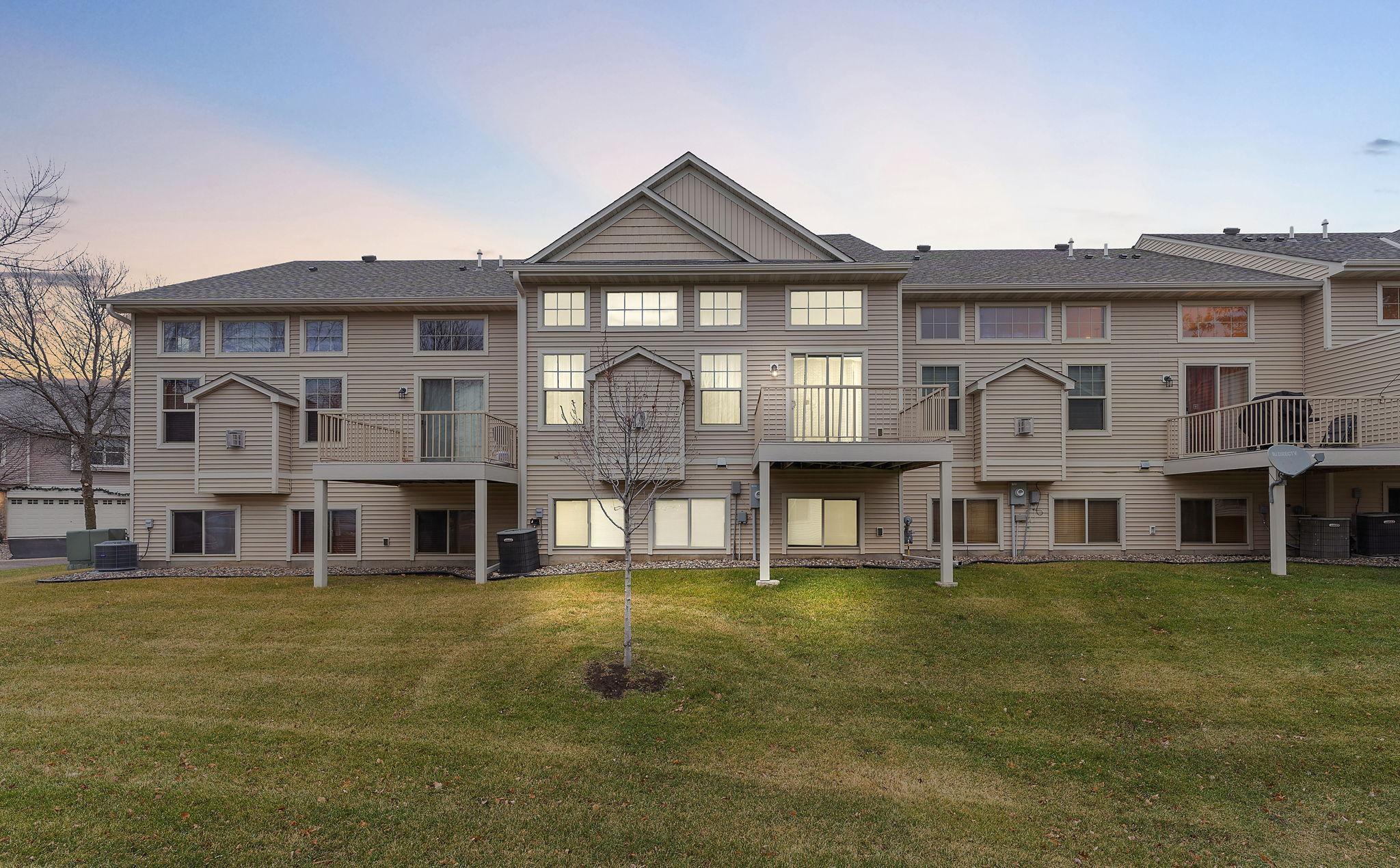 11629 Prospect Curve Woodbury, MN 55129 - Photo 2 of 30