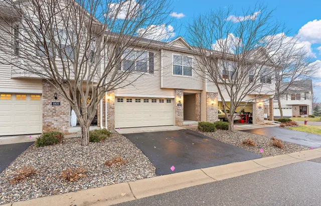 $350,000 | 11629 Prospect Curve, Woodbury, MN 55129