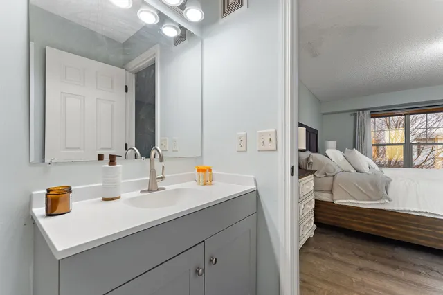 $350,000 | 11629 Prospect Curve, Woodbury, MN 55129