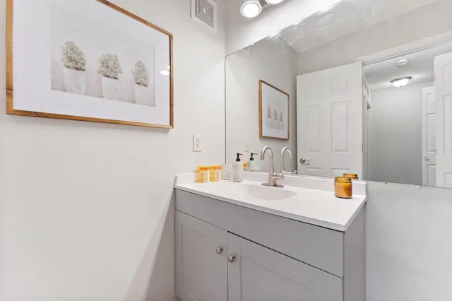 $350,000 | 11629 Prospect Curve, Woodbury, MN 55129