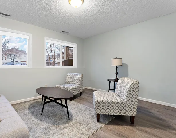 $350,000 | 11629 Prospect Curve, Woodbury, MN 55129