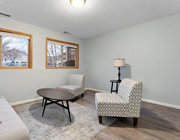 $350,000 | 11629 Prospect Curve, Woodbury, MN 55129