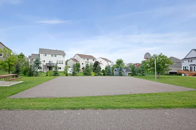 $350,000 | 11629 Prospect Curve, Woodbury, MN 55129