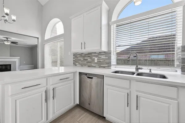 $2,400 | 17711 Shelby Oaks Circle, Richmond, TX 77407