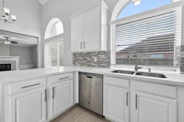 $2,400 | 17711 Shelby Oaks Circle, Richmond, TX 77407