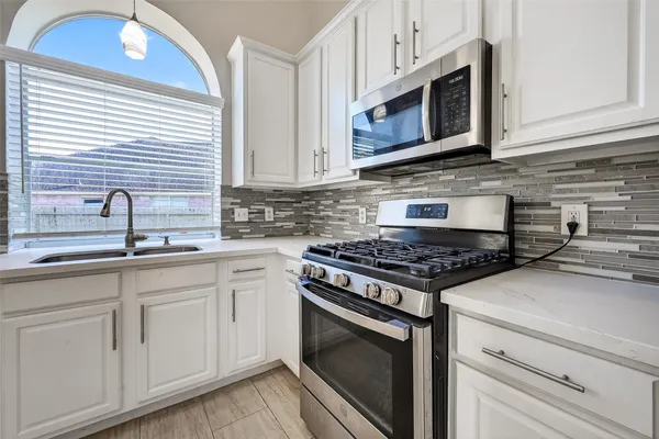 $2,400 | 17711 Shelby Oaks Circle, Richmond, TX 77407