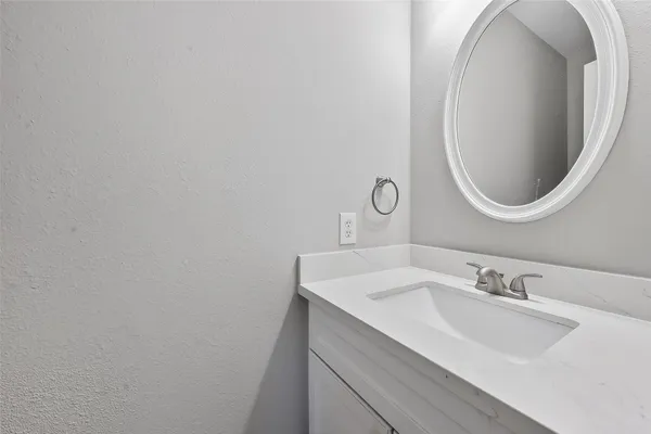 $2,400 | 17711 Shelby Oaks Circle, Richmond, TX 77407