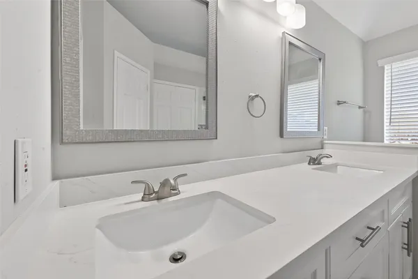 $2,400 | 17711 Shelby Oaks Circle, Richmond, TX 77407