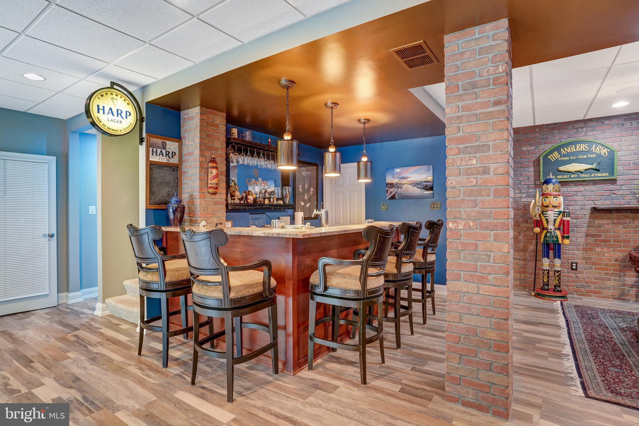 1607 Mercer Road Haymarket, VA 20169 - Photo 29 of 45 Wet bar w/ leathered granite