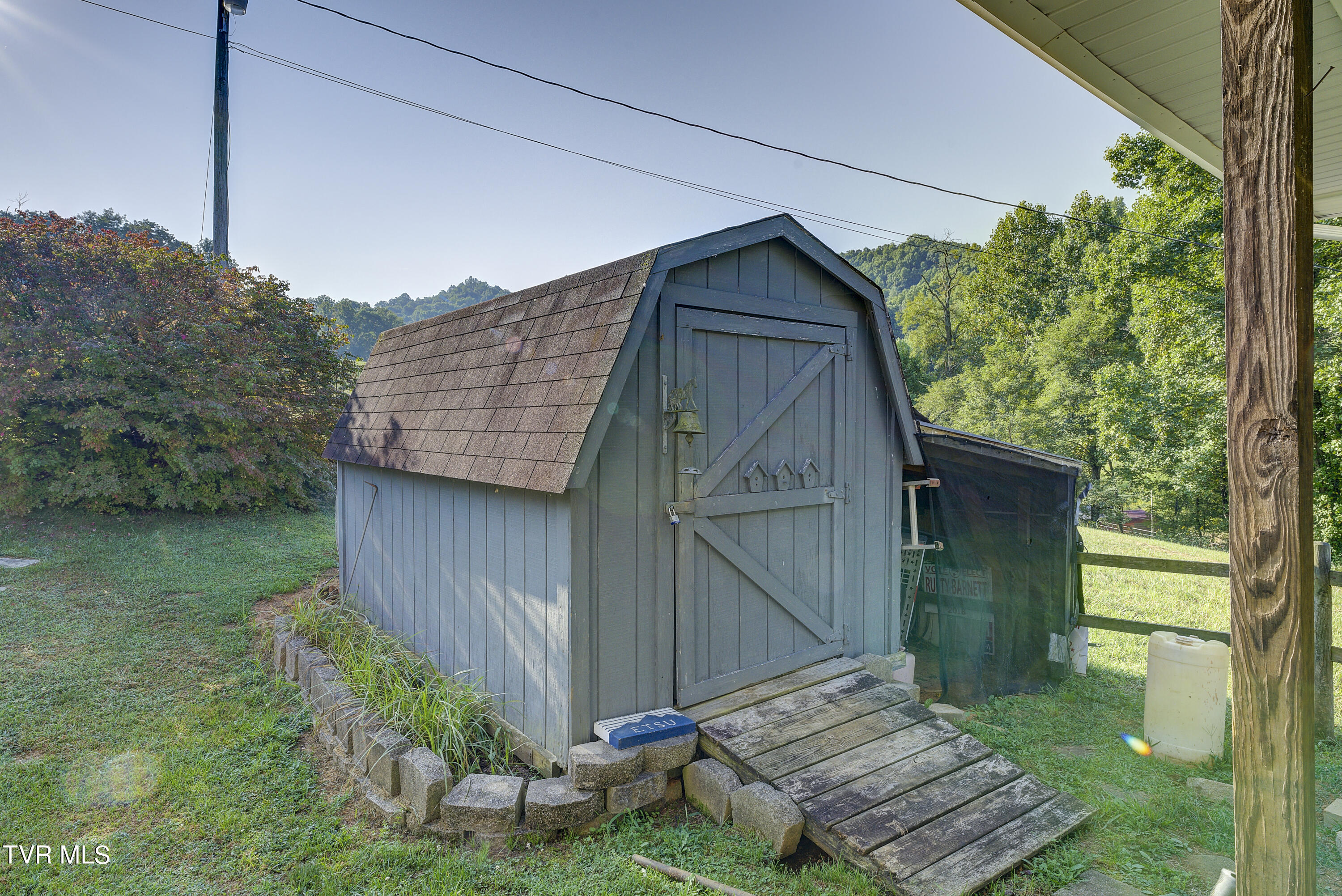 133 Townson Road Roan Mountain, TN 37687 - Photo 36 of 49 Townson-32