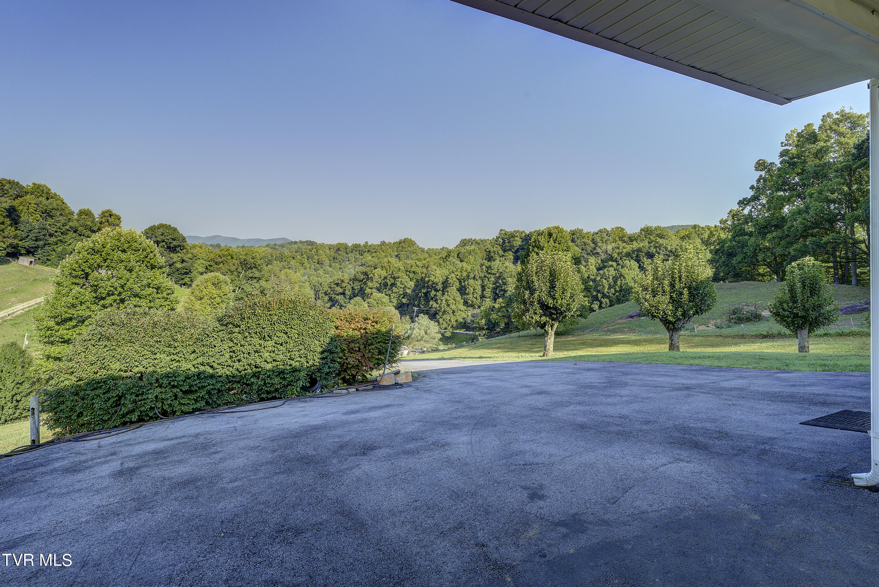 133 Townson Road Roan Mountain, TN 37687 - Photo 37 of 49 Townson-31