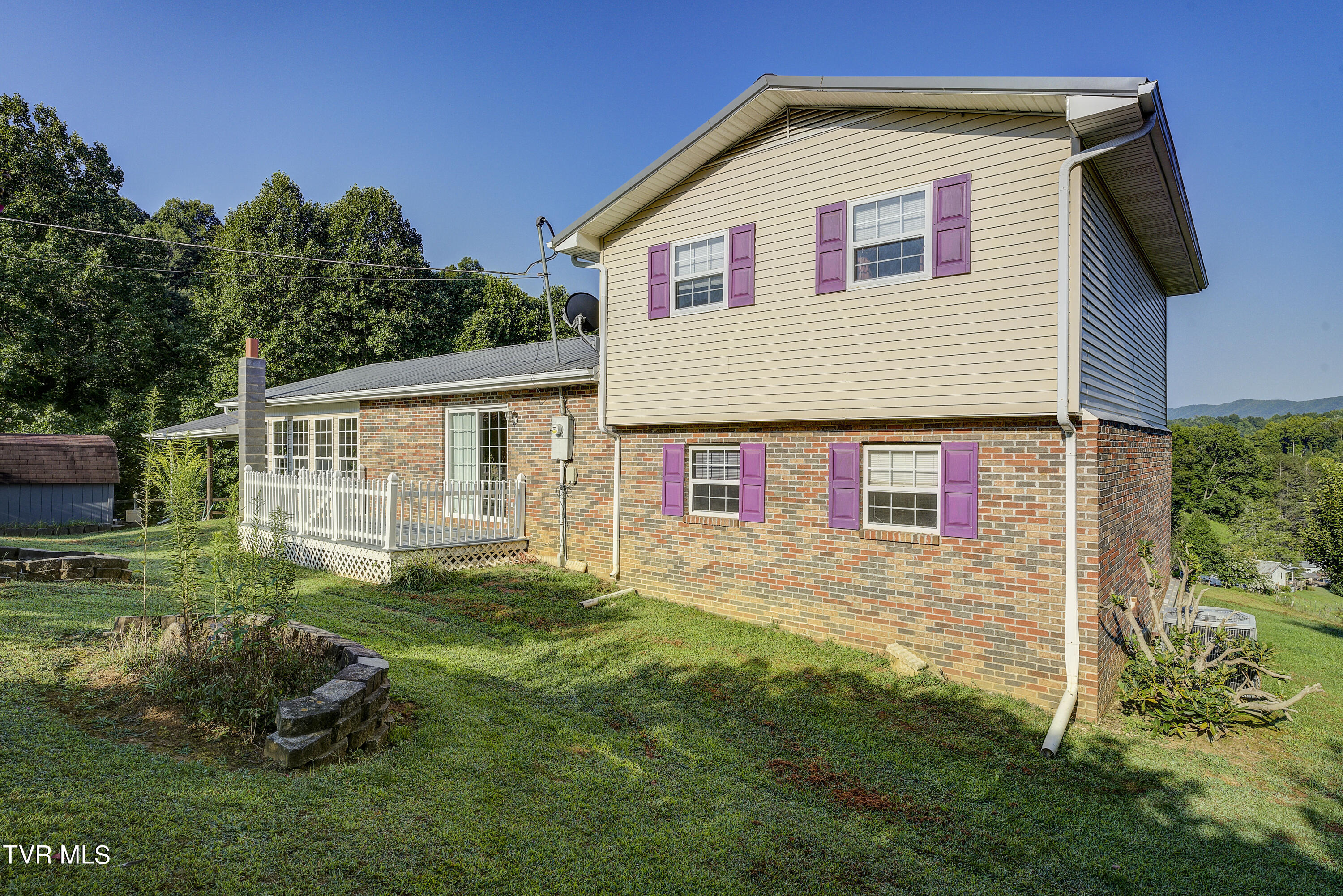 133 Townson Road Roan Mountain, TN 37687 - Photo 5 of 49 Townson-34