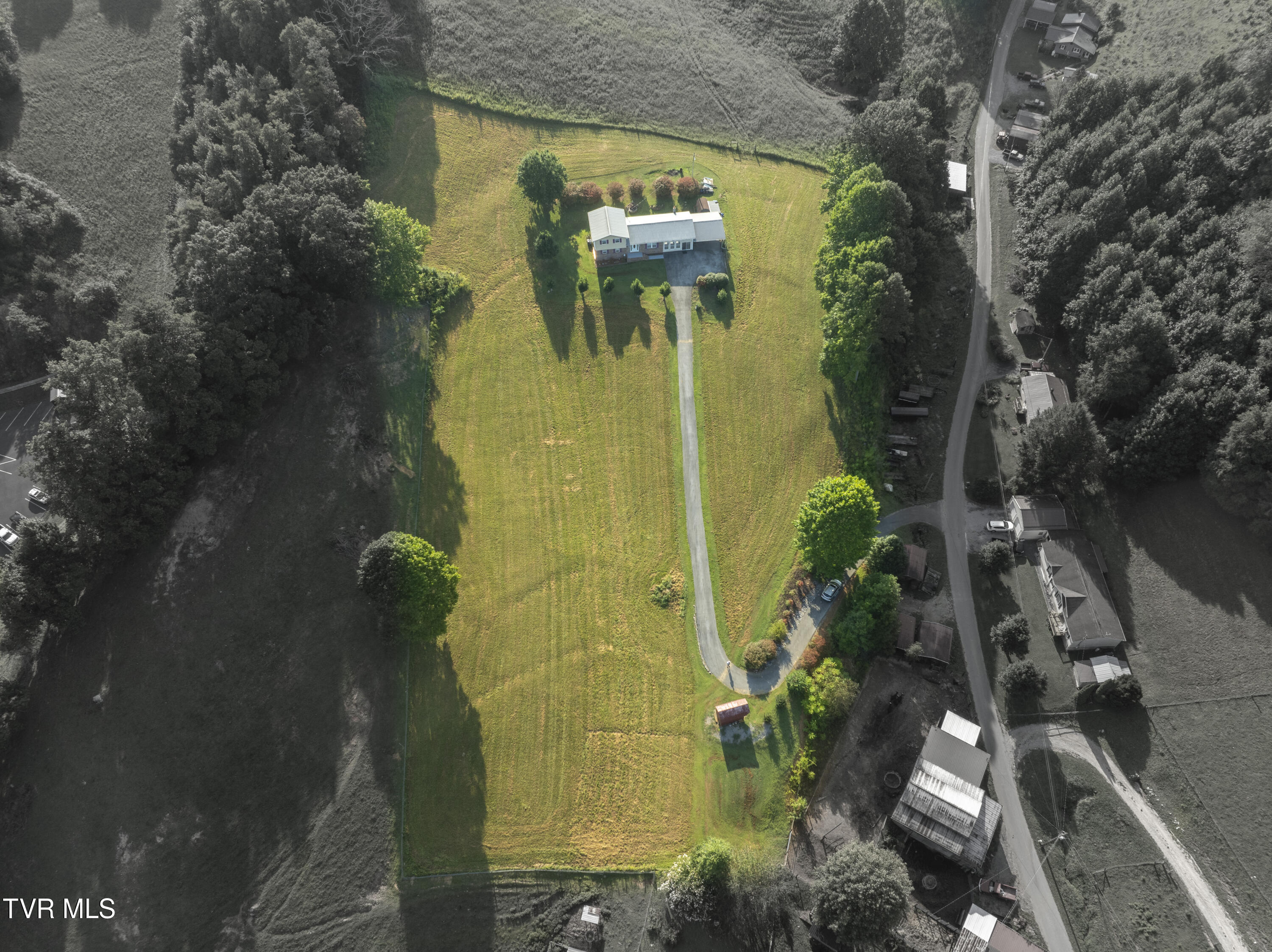 133 Townson Road Roan Mountain, TN 37687 - Photo 7 of 49 Townson-aerials-16