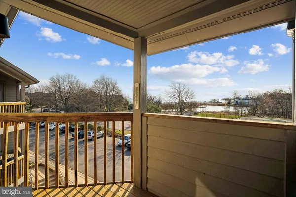 $675,000 | 2108 Chesapeake Harbour Drive East, Unit 201, Annapolis, MD 21403