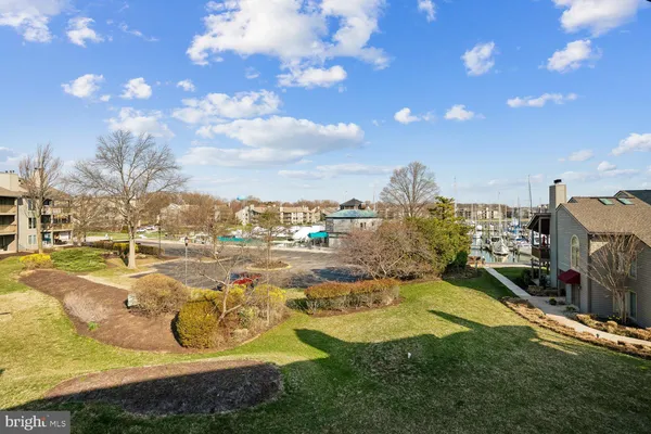 $675,000 | 2108 Chesapeake Harbour Drive East, Unit 201, Annapolis, MD 21403