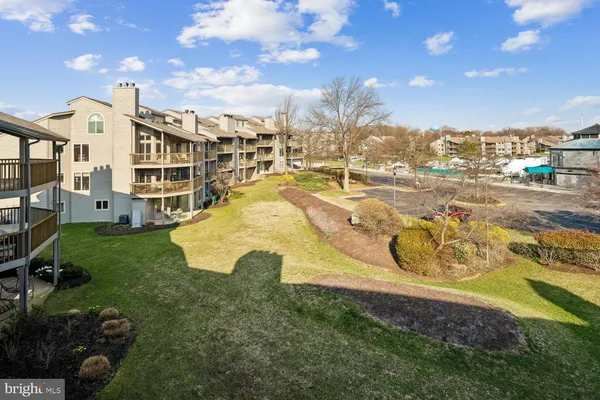 $675,000 | 2108 Chesapeake Harbour Drive East, Unit 201, Annapolis, MD 21403