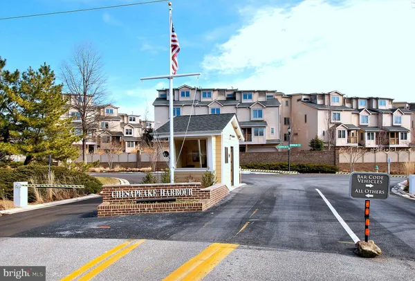 $675,000 | 2108 Chesapeake Harbour Drive East, Unit 201, Annapolis, MD 21403