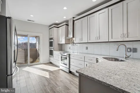 $675,000 | 2108 Chesapeake Harbour Drive East, Unit 201, Annapolis, MD 21403