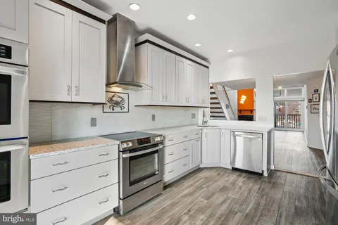 $675,000 | 2108 Chesapeake Harbour Drive East, Unit 201, Annapolis, MD 21403