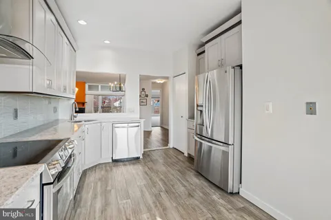 $675,000 | 2108 Chesapeake Harbour Drive East, Unit 201, Annapolis, MD 21403