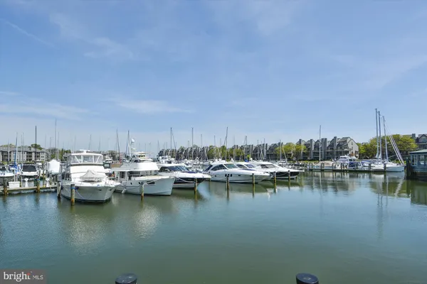 $675,000 | 2108 Chesapeake Harbour Drive East, Unit 201, Annapolis, MD 21403