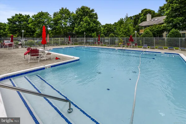 $675,000 | 2108 Chesapeake Harbour Drive East, Unit 201, Annapolis, MD 21403