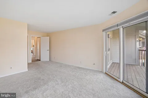 $675,000 | 2108 Chesapeake Harbour Drive East, Unit 201, Annapolis, MD 21403