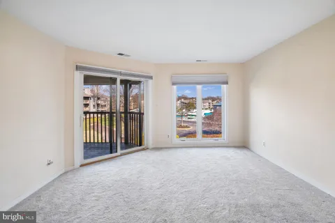 $675,000 | 2108 Chesapeake Harbour Drive East, Unit 201, Annapolis, MD 21403