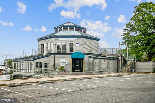 $675,000 | 2108 Chesapeake Harbour Drive East, Unit 201, Annapolis, MD 21403