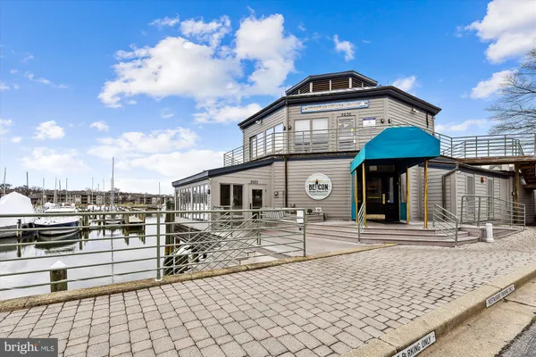 $675,000 | 2108 Chesapeake Harbour Drive East, Unit 201, Annapolis, MD 21403
