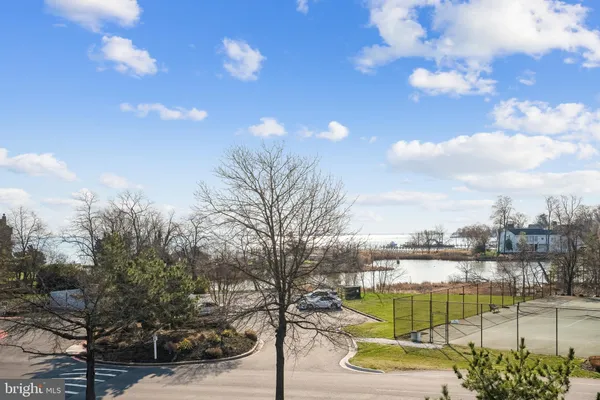 $675,000 | 2108 Chesapeake Harbour Drive East, Unit 201, Annapolis, MD 21403