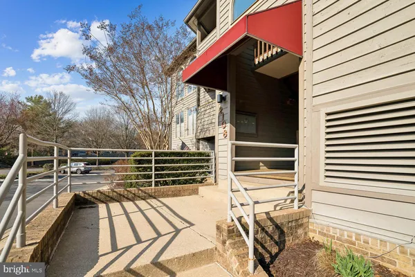 $675,000 | 2108 Chesapeake Harbour Drive East, Unit 201, Annapolis, MD 21403