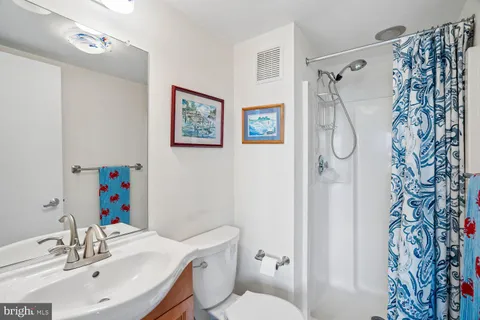 $675,000 | 2108 Chesapeake Harbour Drive East, Unit 201, Annapolis, MD 21403