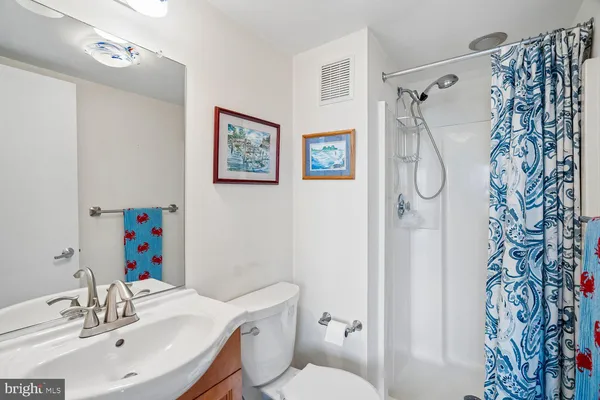 $675,000 | 2108 Chesapeake Harbour Drive East, Unit 201, Annapolis, MD 21403