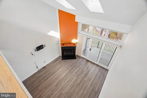 $675,000 | 2108 Chesapeake Harbour Drive East, Unit 201, Annapolis, MD 21403