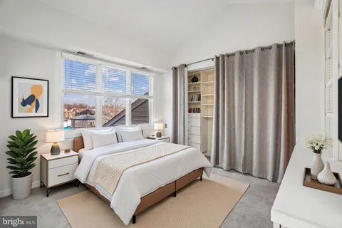 $675,000 | 2108 Chesapeake Harbour Drive East, Unit 201, Annapolis, MD 21403