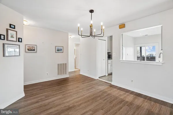 $675,000 | 2108 Chesapeake Harbour Drive East, Unit 201, Annapolis, MD 21403