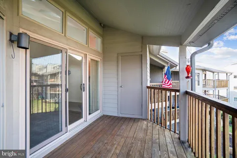 $675,000 | 2108 Chesapeake Harbour Drive East, Unit 201, Annapolis, MD 21403