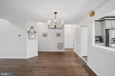 $675,000 | 2108 Chesapeake Harbour Drive East, Unit 201, Annapolis, MD 21403