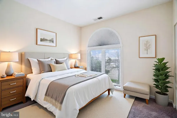 $675,000 | 2108 Chesapeake Harbour Drive East, Unit 201, Annapolis, MD 21403