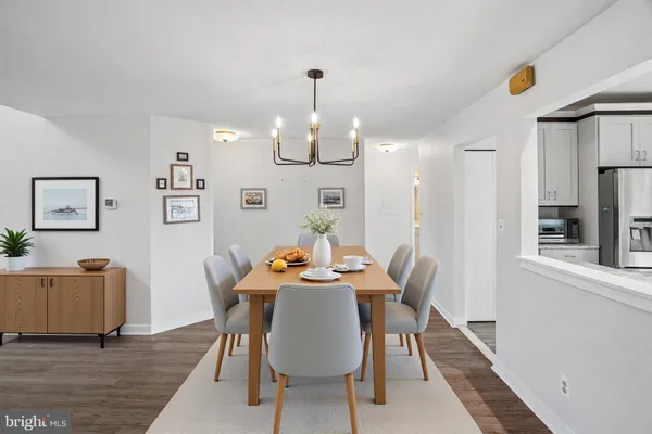 $675,000 | 2108 Chesapeake Harbour Drive East, Unit 201, Annapolis, MD 21403