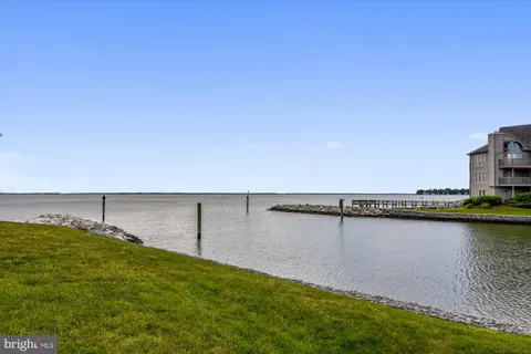 $665,000 | 2108 Chesapeake Harbour Drive, Unit 201, Annapolis, MD 21403