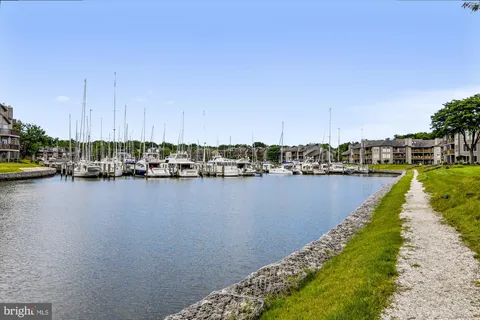 $665,000 | 2108 Chesapeake Harbour Drive, Unit 201, Annapolis, MD 21403