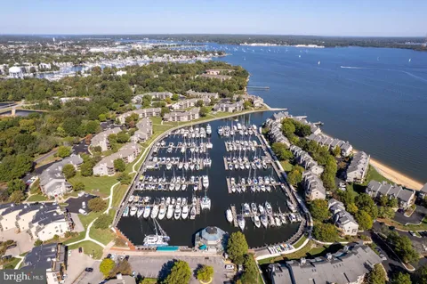 $675,000 | 2108 Chesapeake Harbour Drive East, Unit 201, Annapolis, MD 21403