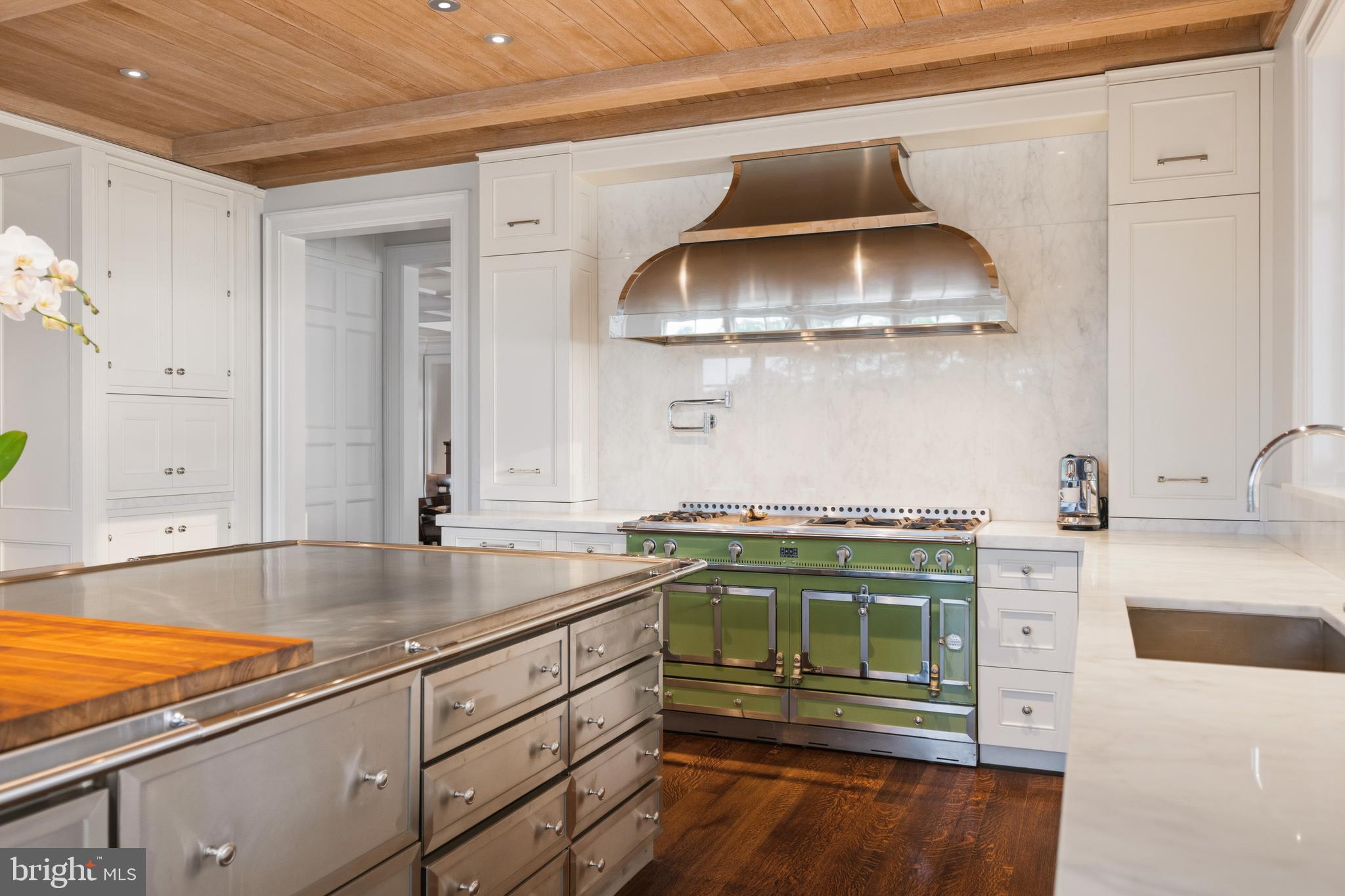 3344 Harness Creek Road Annapolis, MD 21403 - Photo 26 of 50 Le Cornue range and island