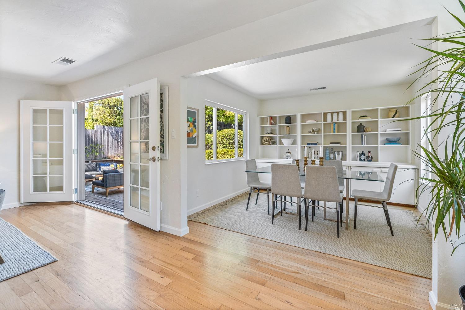33 Matilda Avenue Mill Valley, CA 94941 - Photo 11 of 31 a view of a livingroom with furniture window and wooden floor