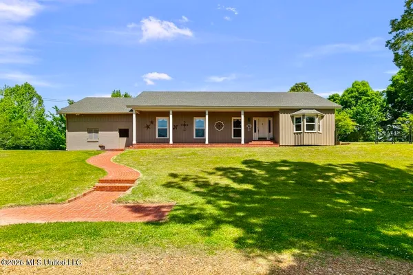 $349,500 | 1815 Old Benton Road, Yazoo City, MS 39194
