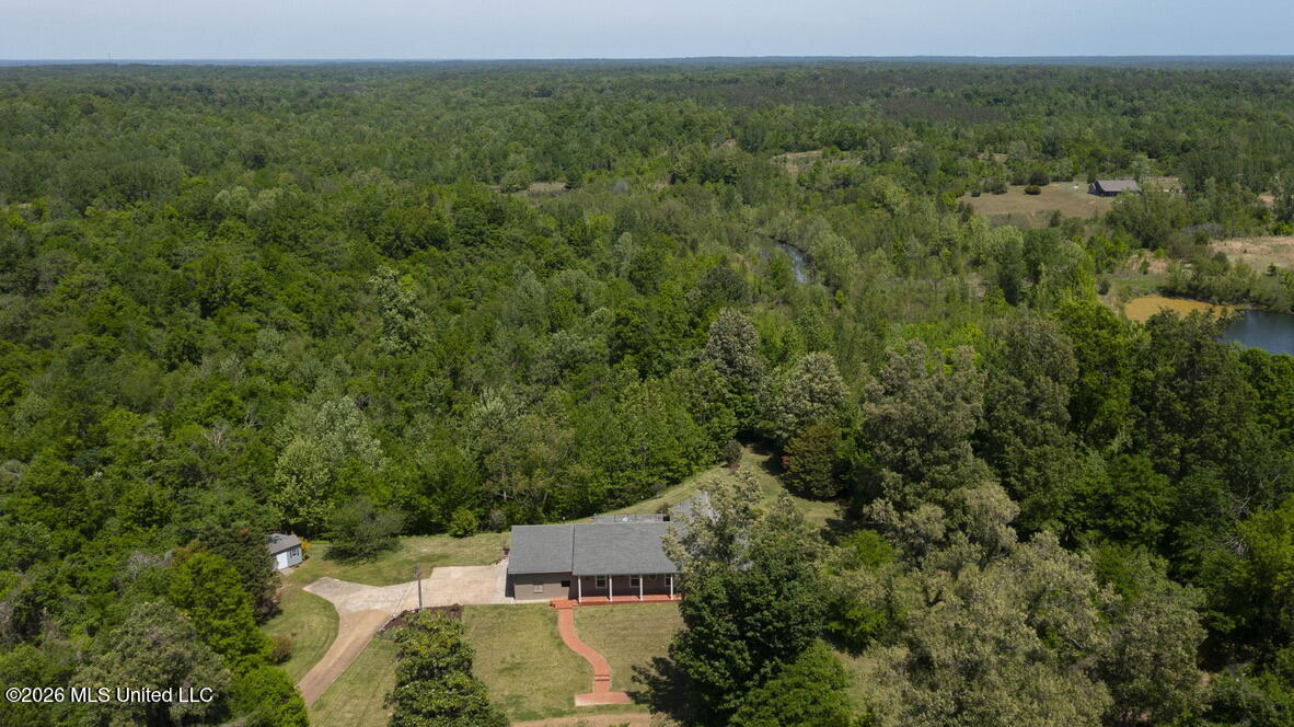 1815 Old Benton Road Yazoo City, MS 39194 - Photo 2 of 31 D3E5AE03-C81A-450D-B91A-E066AB2B5F97_1_1
