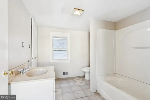 $140,000 | 369 East Broadway, Salem, NJ 08079